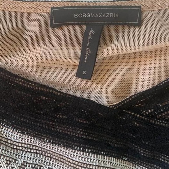 BCBG MaxAzria Black & Cream Knit Asymmetrical Top Size Small - Picture 2 of 4